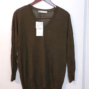 Zara Lightweight Green Long Sleeve V Neck Sweater NWT Size XS